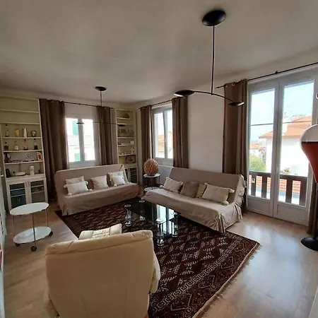 Appartement Tres Bien Situe- Spacieux - Calme - Parking Biarritz Exterior photo