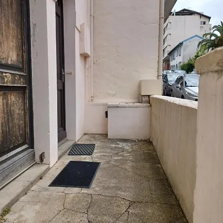 Appartement Tres Bien Situe- Spacieux - Calme - Parking Biarritz Exterior photo