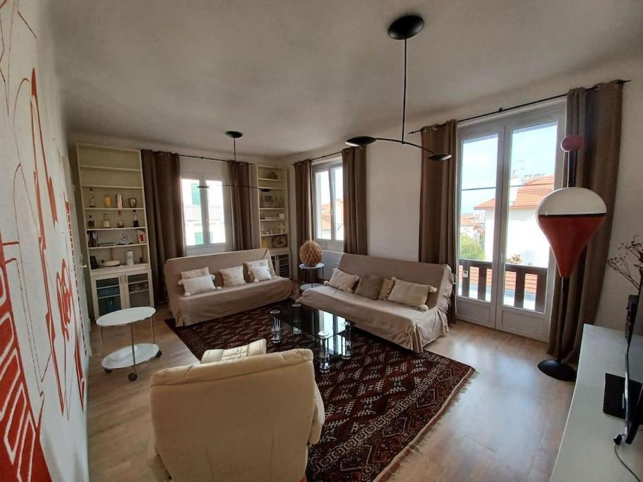Apartment Tres Bien Situe- Spacieux - Calme - Parking