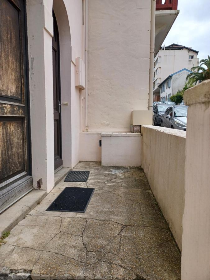 Tres Bien Situe- Spacieux - Calme - Parking Apartment